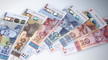 Somoni-Banknoten in verschiedenen Werten