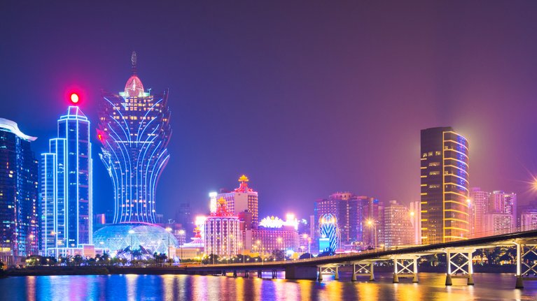Skyline von Macao bei Nacht
