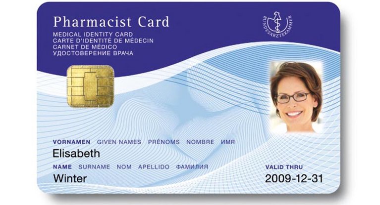 Abbildung einer Smart Health Card von G+D mit der Aufschrift 'Pharmacist Card'