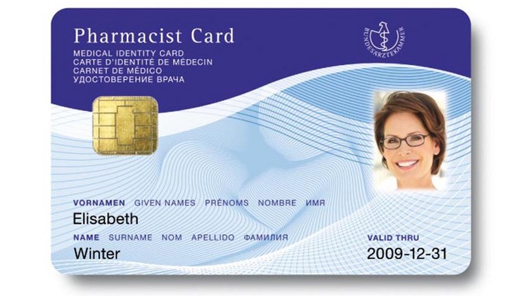 Abbildung einer Smart Health Card von G+D mit der Aufschrift 'Pharmacist Card'