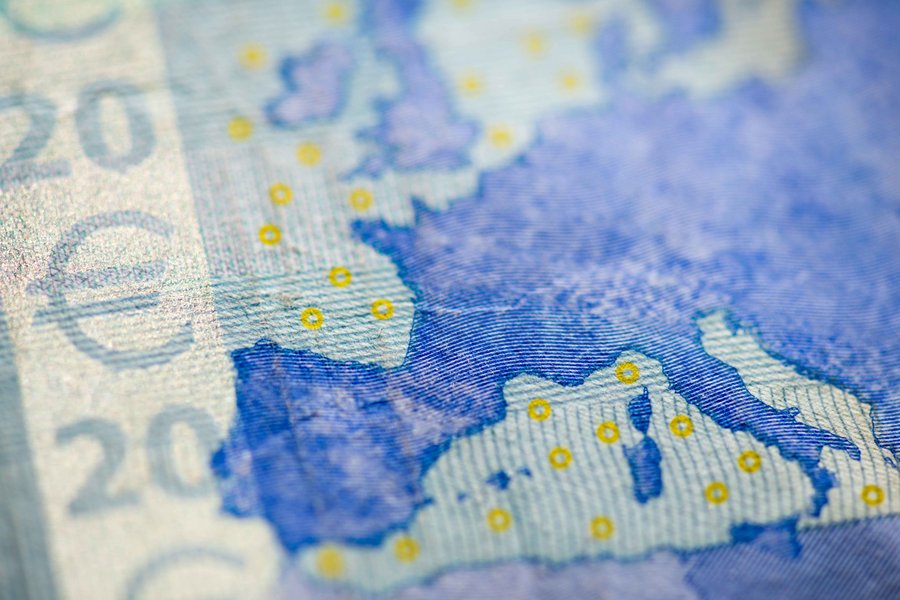 Detail of the 20€ bill with a map of Europe 