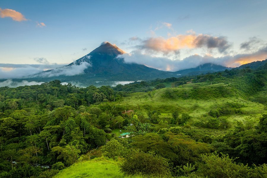 Die Natur Costa Ricas ist auf dem neuen biometrischen Reisepass oder ePass in einer kunstvollen Gestaltung abgebildet